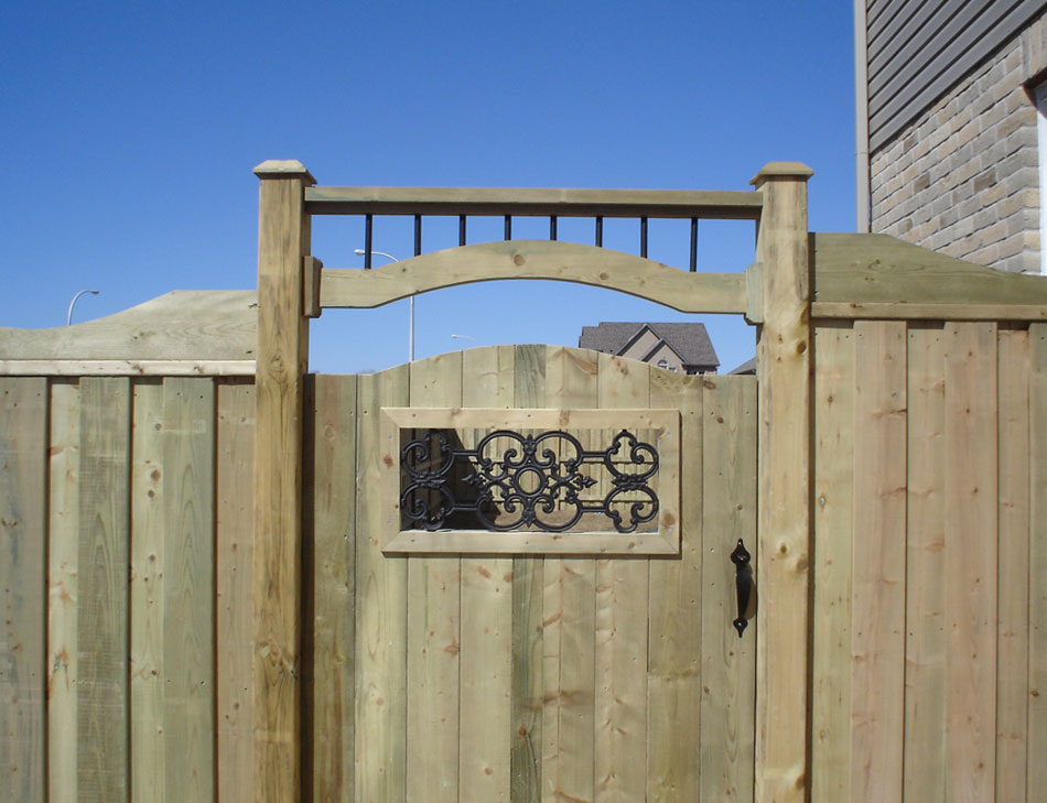 This simple aluminum insert makes this gate stand beautifully.